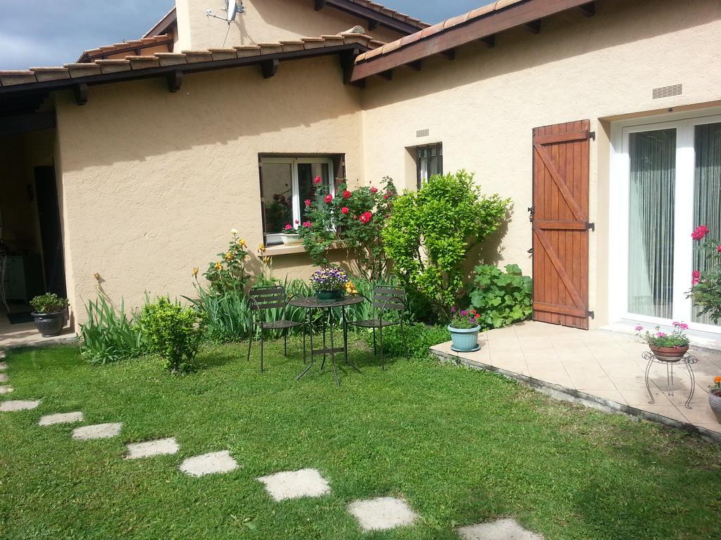 Marievalerianne Hotel Mirefleurs Exterior foto